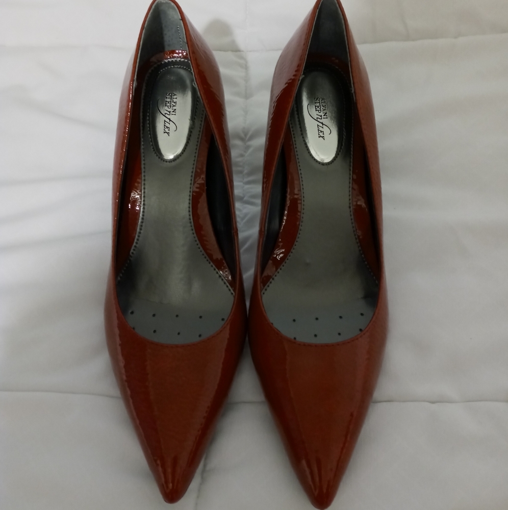 Brand New..Alfani Cherry Red Shoes Size 8M..no tags...in box they were purchased